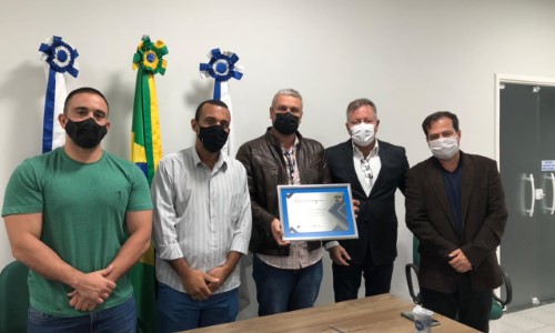 Reunião de diretoria da CDL Barra Mansa foi marcada por homenagens